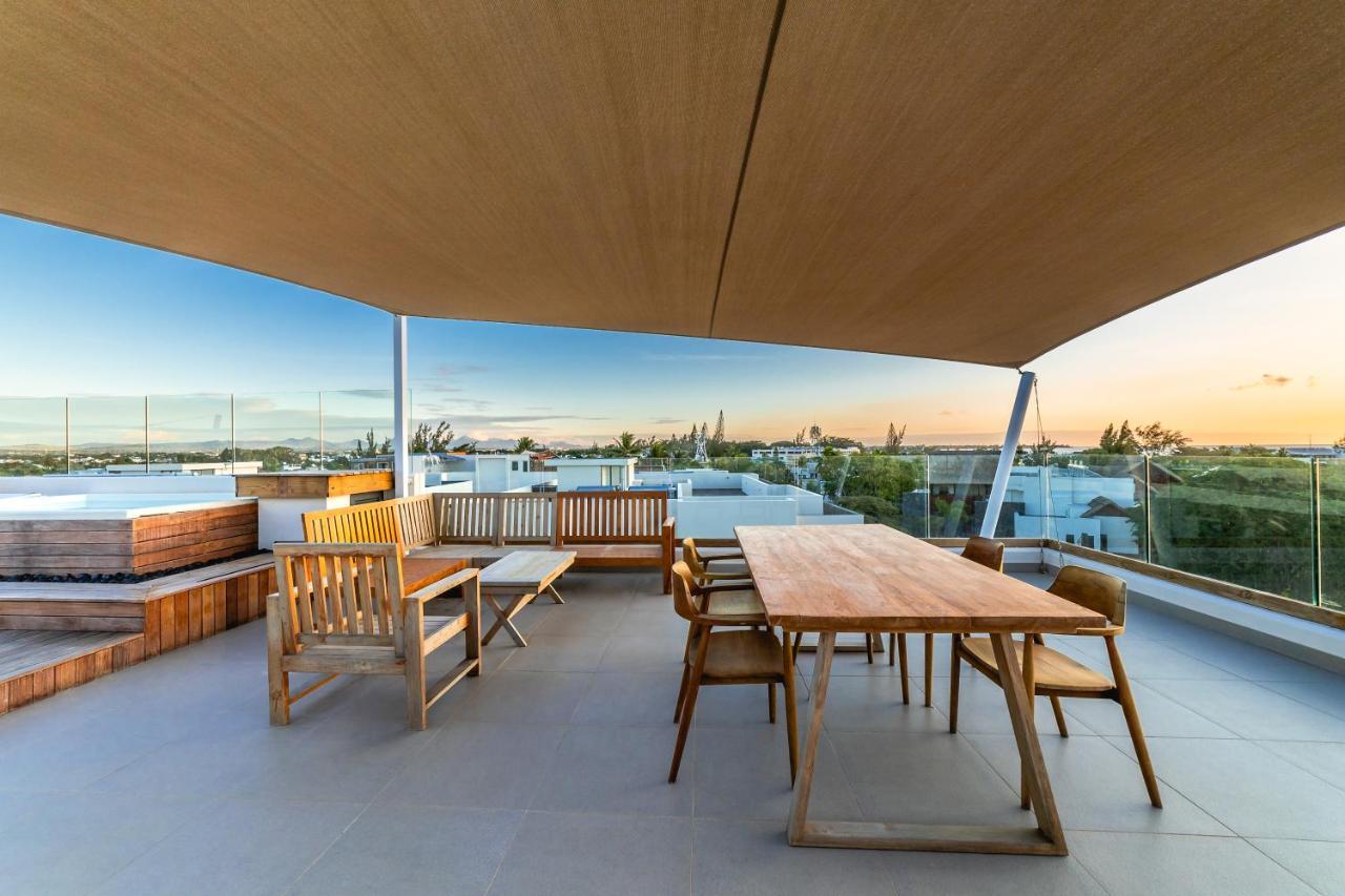 Penthouse 13 - One Bay Residence With Private Rooftop Terrace And Dip In Pool Pereybere Beach Exteriér fotografie