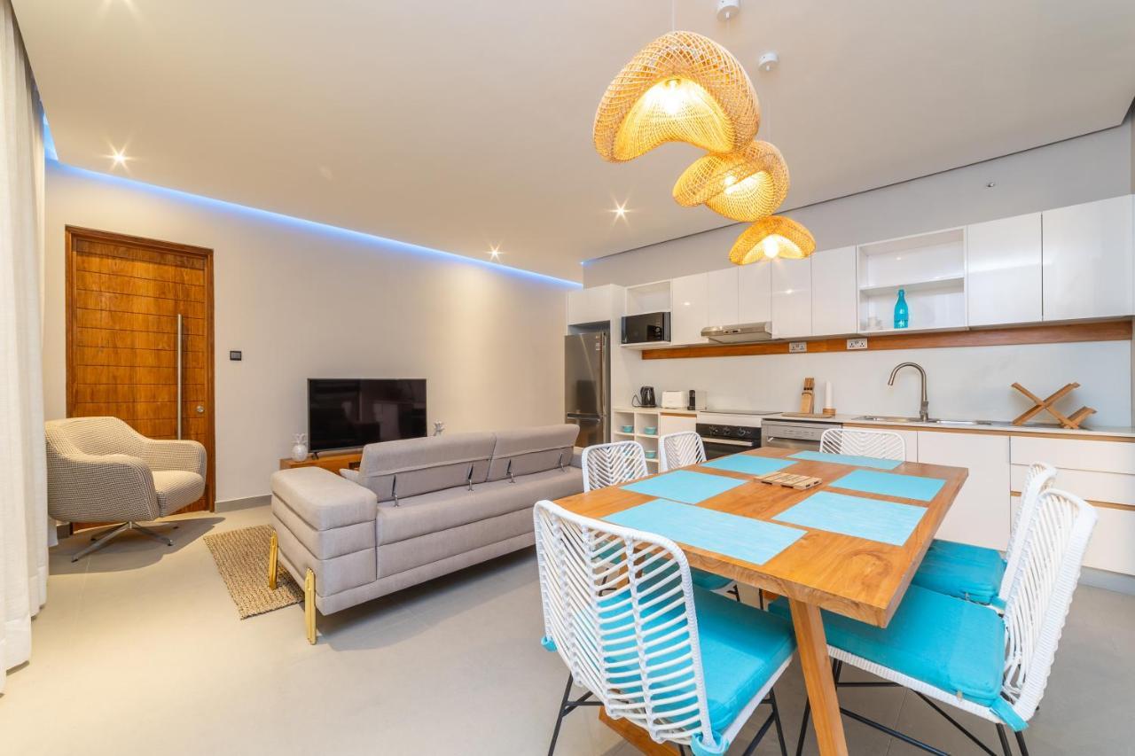 Penthouse 13 - One Bay Residence With Private Rooftop Terrace And Dip In Pool Pereybere Beach Exteriér fotografie