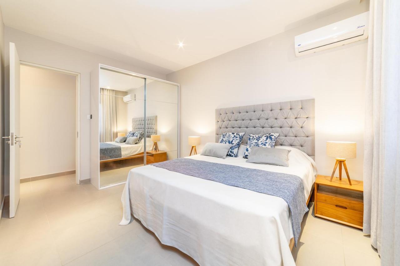 Penthouse 13 - One Bay Residence With Private Rooftop Terrace And Dip In Pool Pereybere Beach Exteriér fotografie
