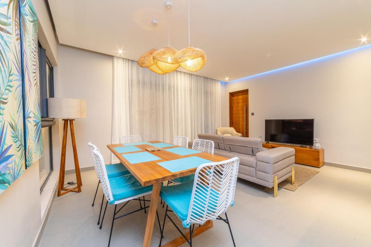 Penthouse 13 - One Bay Residence With Private Rooftop Terrace And Dip In Pool Pereybere Beach Exteriér fotografie
