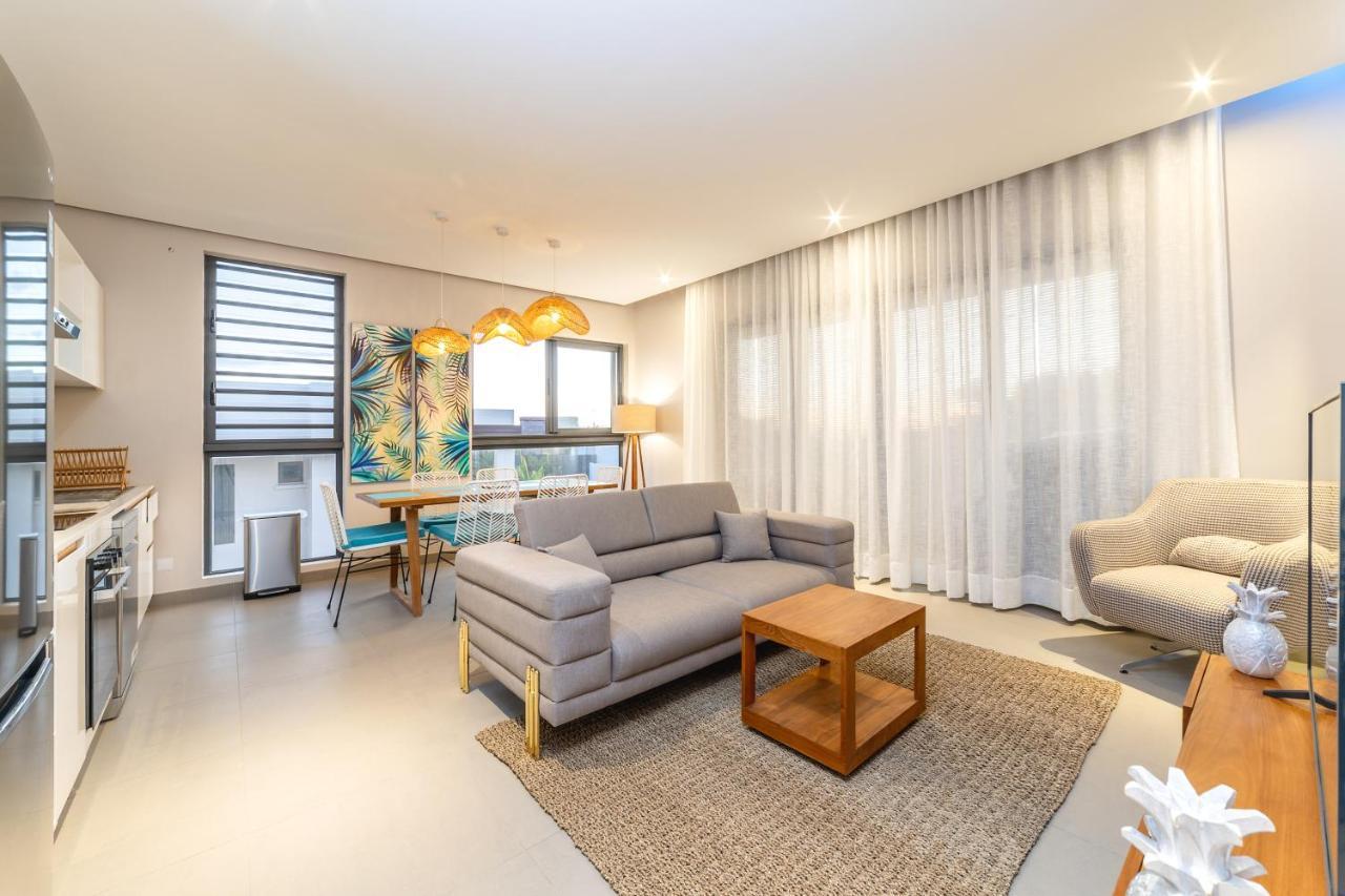 Penthouse 13 - One Bay Residence With Private Rooftop Terrace And Dip In Pool Pereybere Beach Exteriér fotografie
