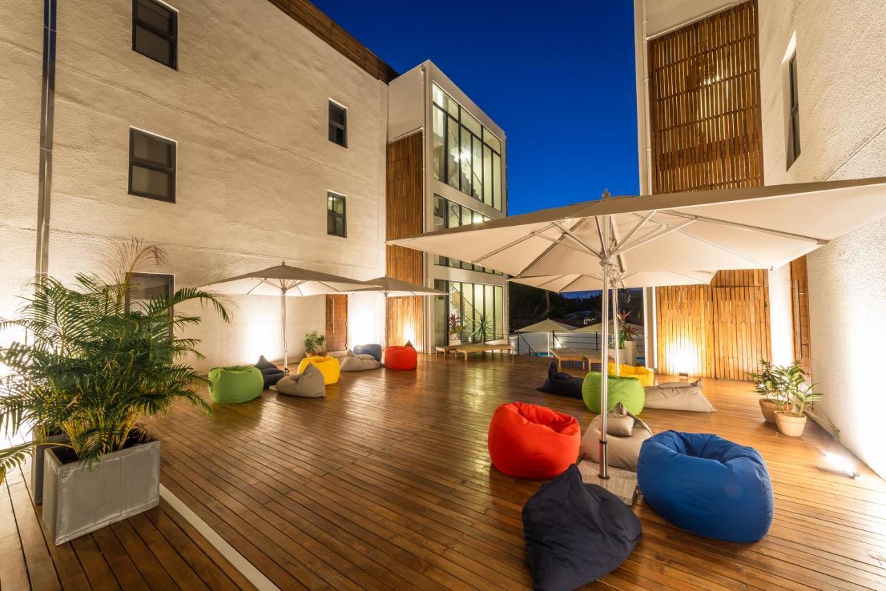 Penthouse 13 - One Bay Residence With Private Rooftop Terrace And Dip In Pool Pereybere Beach Exteriér fotografie